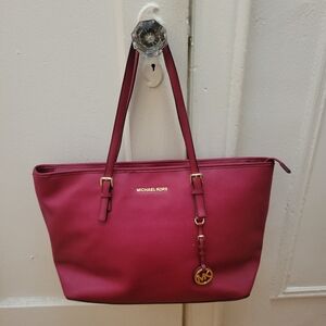 Michael Kors Jet Set Travel XL Saffiano Leather Tote Chili Red Modern Minimalist